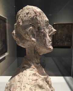 74b7e18a4dbf924fb2bcdd5516199386 منحوتات ل ألبرتو جياكوميتي