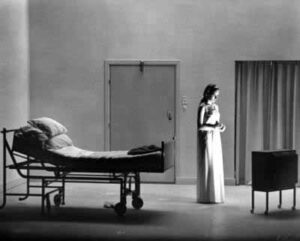 dc9cea9915342ba3e9999930c4d98d6a سينماتوغراف لفيلم " برسونا " للمخرج إنجمار بيرجمان