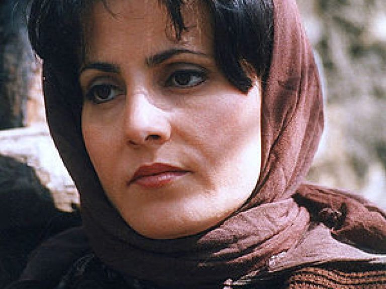 فدوى سليمان – قويةٌ كفراشةٍ، هشُّةٌ كجبل